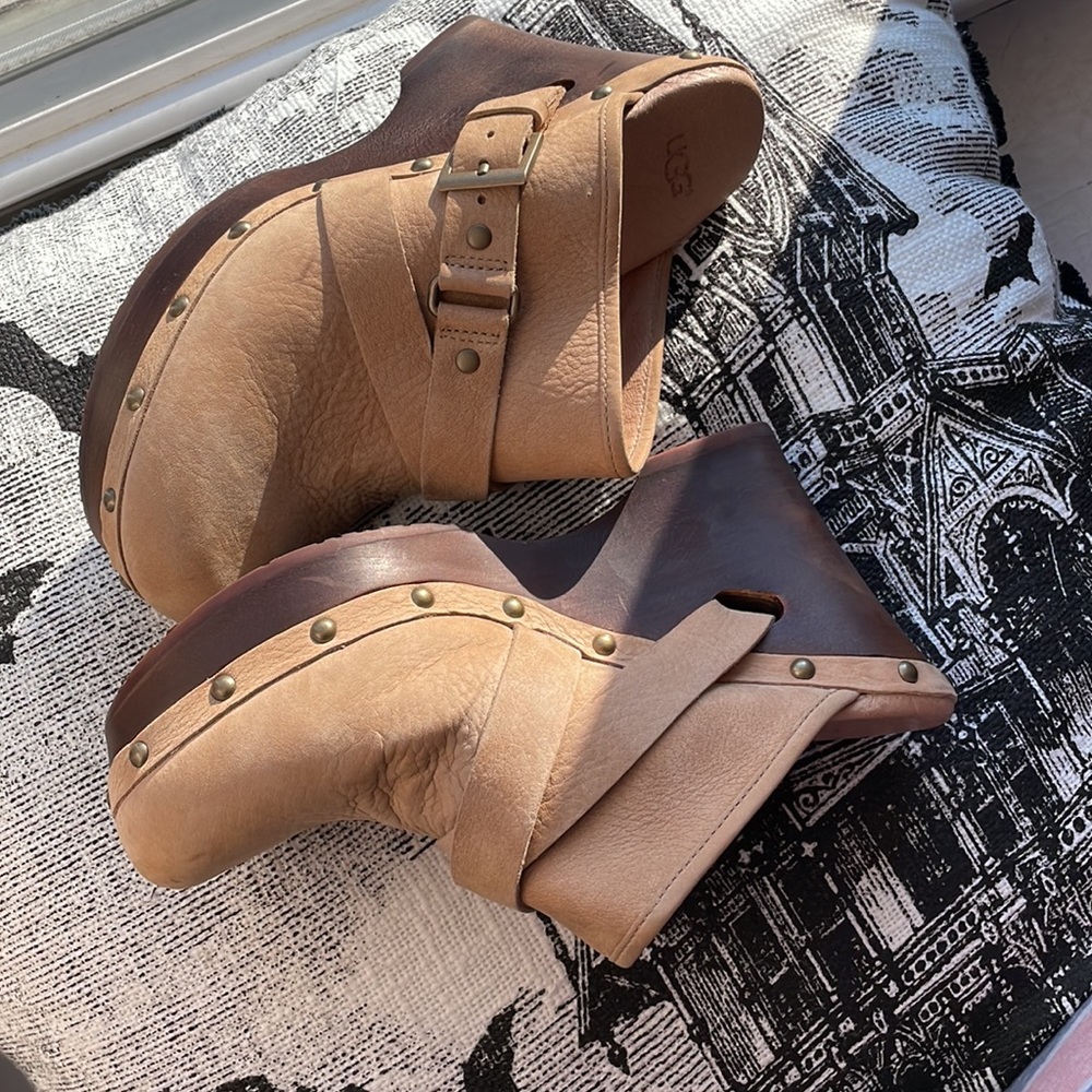 Uggs Clogs - image 6